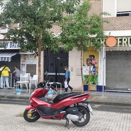 Apartamento 1 Dormitorio Y Salon Con Sofa Cama Bien Comunicado Con El Centro Sevilla Bagian luar foto
