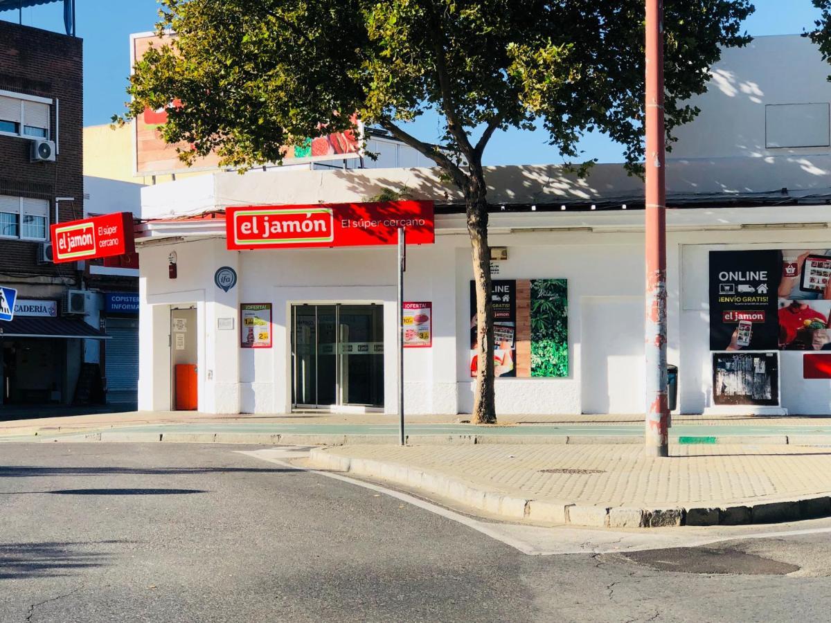 Apartamento 1 Dormitorio Y Salon Con Sofa Cama Bien Comunicado Con El Centro Sevilla Bagian luar foto