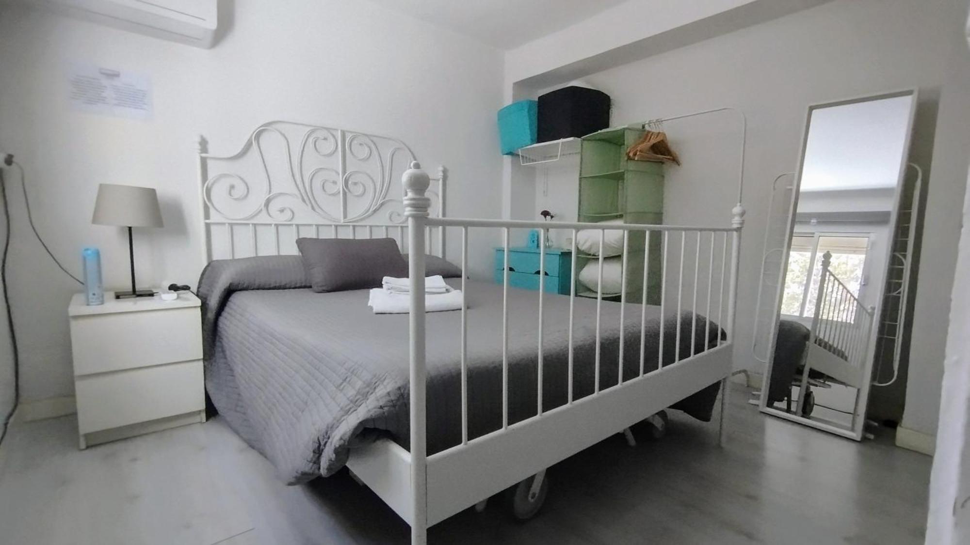 Apartamento 1 Dormitorio Y Salon Con Sofa Cama Bien Comunicado Con El Centro Sevilla Bagian luar foto